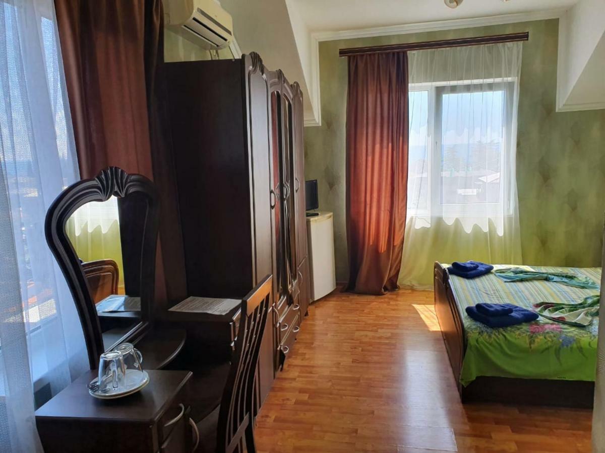 Ахра Hotel Gagra Exterior photo